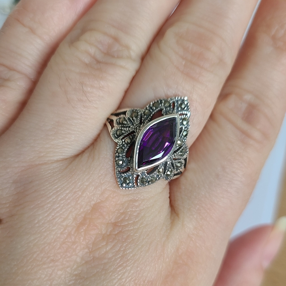 Vintage Elegant Art Deco Sterling Silver Marcasite Purple Amethyst Crystal Ring - Picture 10 of 13
